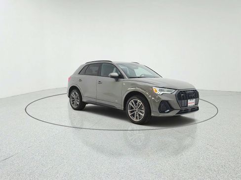 Used 2025 Audi Q3 2.0T Premium w/ Convenience Package AWD/4WD image 3