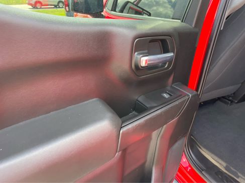 Used 2021 Chevrolet Silverado 1500 Custom Trail Boss w/ LPO, Dark Essentials Package AWD/4WD image 19