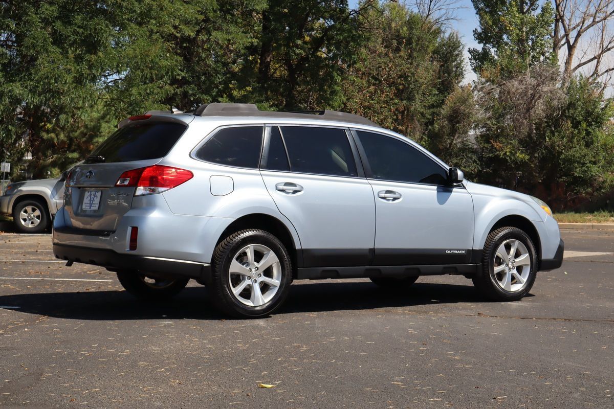 Used 2014 Subaru Outback 2.5i Limited w/ Moonroof Package AWD/4WD image 5