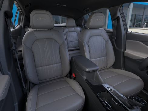 New 2026 Buick Envista Avenir image 17