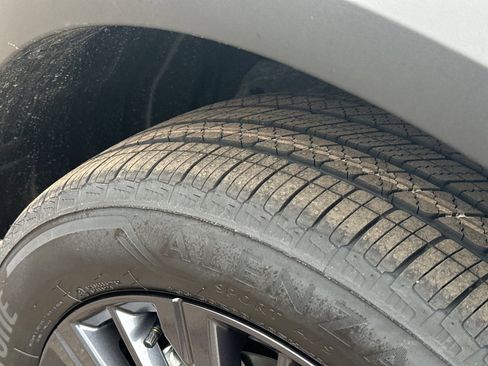 New 2026 Nissan Pathfinder SL image 10