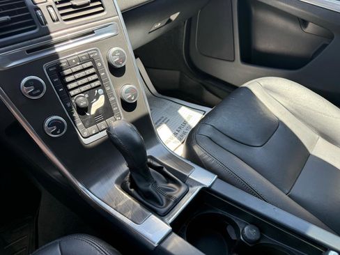Used 2015 Volvo XC60 T5 Platinum FWD image 13