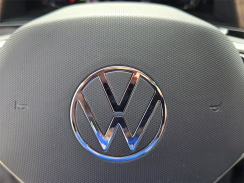 Certified 2025 Volkswagen Atlas SE w/ Panoramic Sunroof Package image 28