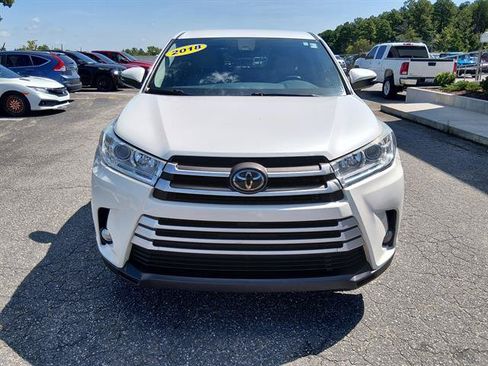 Used 2018 Toyota Highlander Plus FWD image 8