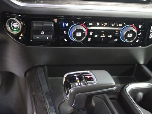 Used 2022 Chevrolet Silverado 1500 LTZ w/ Z71 Off-Road Package AWD/4WD image 20
