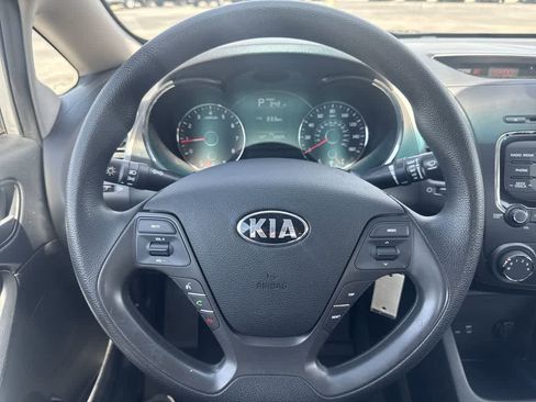 Used 2017 Kia Forte LX FWD image 14