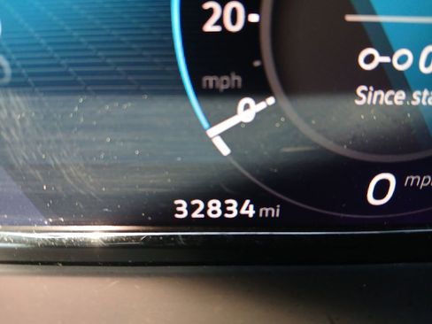 Used 2025 Volkswagen Atlas SE FWD image 32