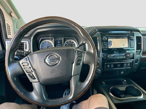 Used 2017 Nissan Titan Platinum Reserve AWD/4WD image 13