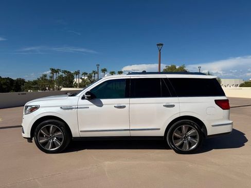 Used 2018 Lincoln Navigator Reserve w/ Technology Package AWD/4WD image 5