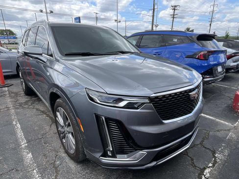 Used 2021 Cadillac XT6 Premium Luxury FWD image 1