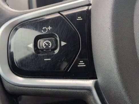 Used 2019 Volvo XC90 T6 Momentum w/ Advanced Package image 17