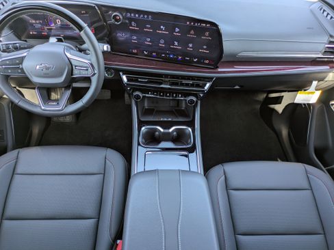 New 2026 Chevrolet Traverse Z71 w/ Enhanced Driving Package image 12