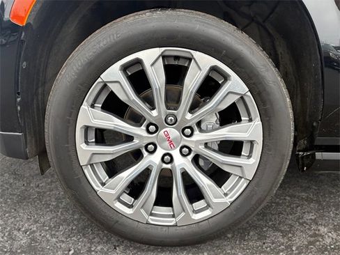 Used 2023 GMC Yukon Denali image 9