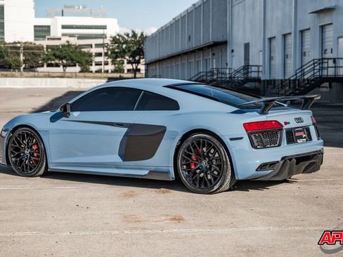 Used 2018 Audi R8 V10 w/ Premium Package image 52
