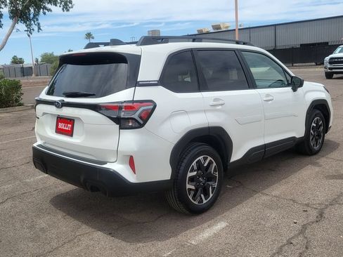 Used 2025 Subaru Forester Premium AWD/4WD image 10