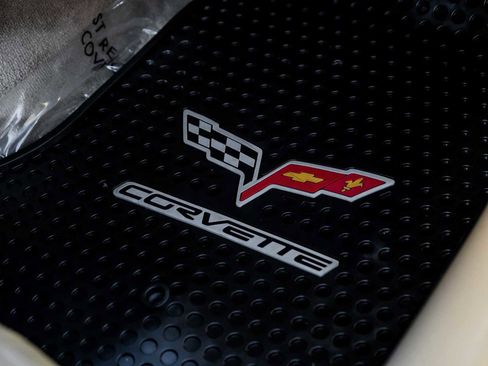 Used 2004 Chevrolet Corvette Coupe w/ Roof Package image 24