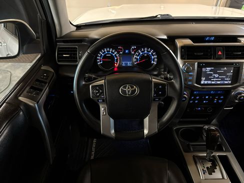 Used 2014 Toyota 4Runner Limited image 46