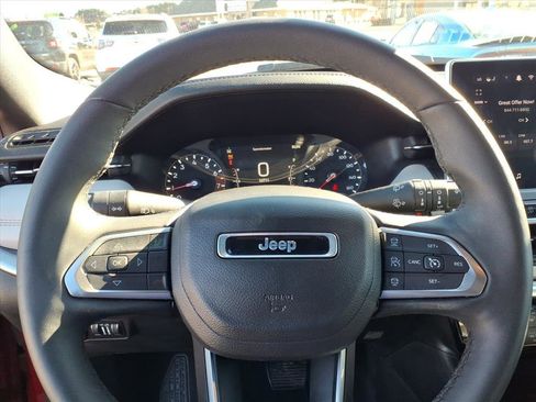 Used 2024 Jeep Compass Limited image 30