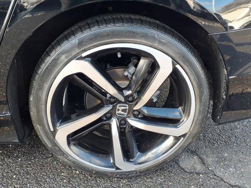 Used 2018 Honda Accord Sport image 17