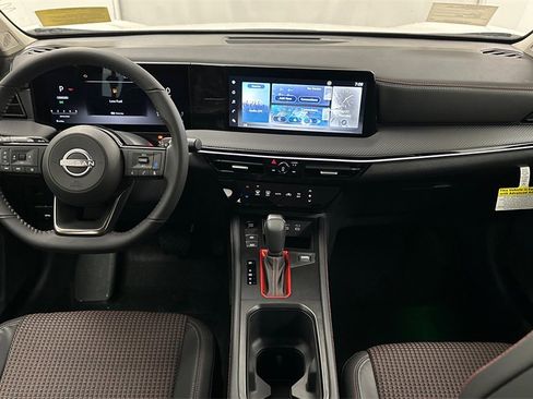 New 2025 Nissan Kicks SR w/ Illumination Package image 17