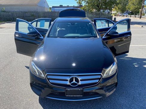 Used 2017 Mercedes-Benz E 300 4MATIC image 31