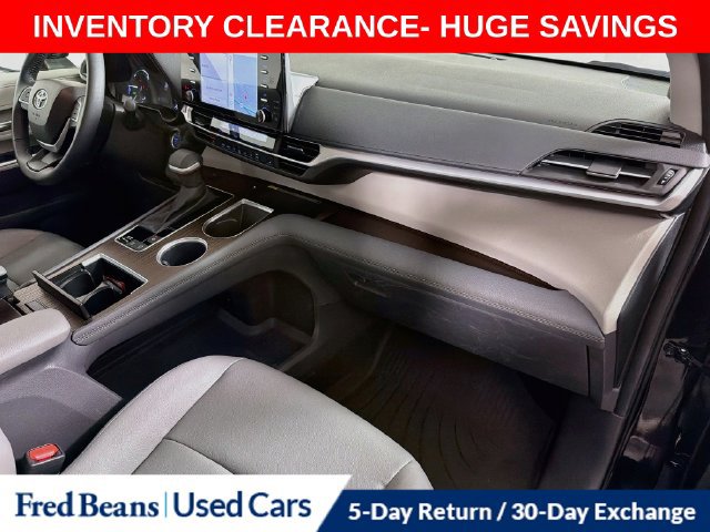 Used 2024 Toyota Sienna XLE w/ XLE Plus Package AWD/4WD image 39