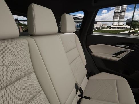 Used 2025 BMW X1 xDrive28i image 39