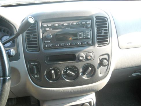 Used 2002 Ford Escape XLT image 8