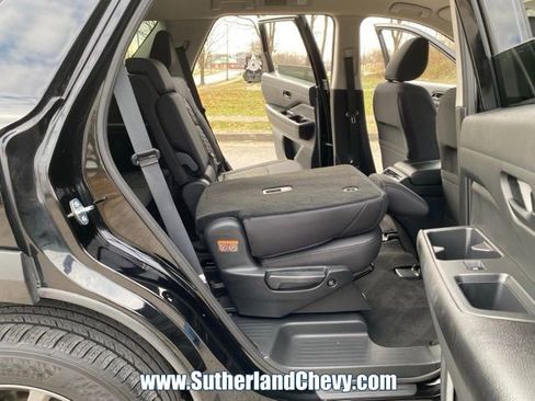 Used 2024 Nissan Pathfinder SV AWD/4WD image 37