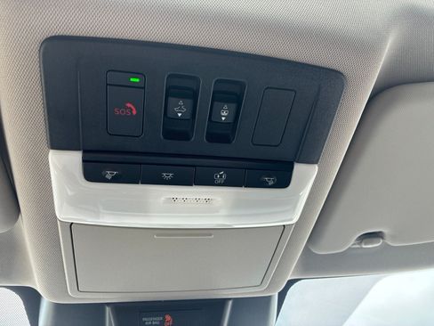 Used 2022 Nissan Rogue Platinum w/ Head-Up Display Package AWD/4WD image 32