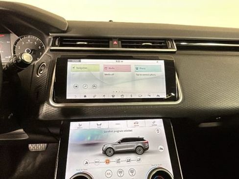 Used 2018 Land Rover Range Rover Velar S AWD/4WD image 23