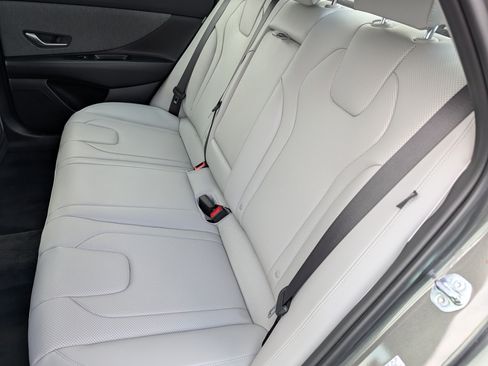 Used 2025 Hyundai Elantra Limited FWD image 13