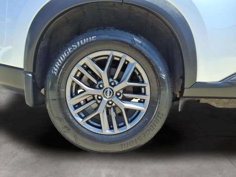 Used 2024 Nissan Rogue S FWD image 20