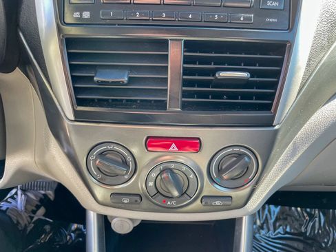 Used 2013 Subaru Forester 2.5X w/ Popular Pkg 1 AWD/4WD image 18
