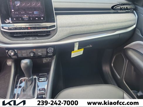 Used 2025 Jeep Compass Latitude AWD/4WD image 25