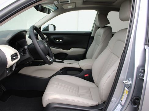 New 2026 Honda HR-V EX-L image 17