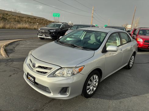 Used 2012 Toyota Corolla LE image 2