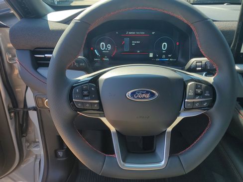 New 2026 Ford Explorer ST-Line w/ ST-Line Street Pack image 15