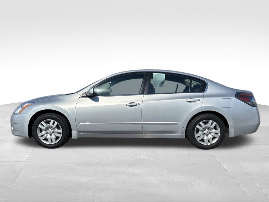 Used 2010 Nissan Altima 2.5 S FWD image 8