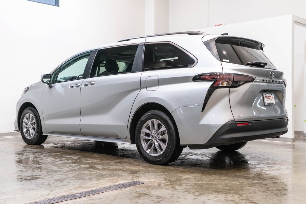 Certified 2024 Toyota Sienna XLE AWD/4WD image 7