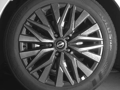 Used 2025 Nissan Altima 2.5 SV FWD image 12
