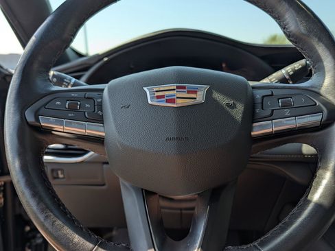 Used 2023 Cadillac XT4 Luxury w/ Cold Weather Package AWD/4WD image 36