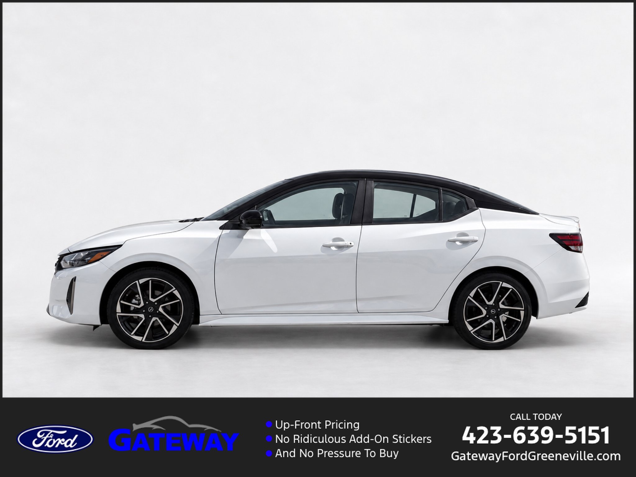 Used 2025 Nissan Sentra SR w/ SR Premium Package FWD image 1