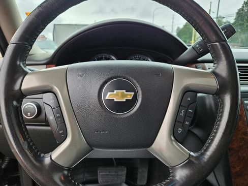 Used 2014 Chevrolet Suburban LT AWD/4WD image 22