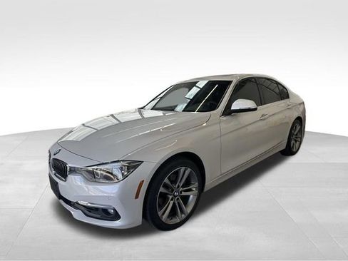 Used 2017 BMW 330i xDrive Sedan image 11