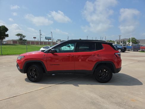 Used 2024 Jeep Compass Trailhawk AWD/4WD image 8