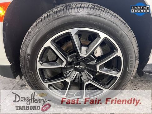 Used 2023 Chevrolet Suburban RST w/ Luxury Package image 21