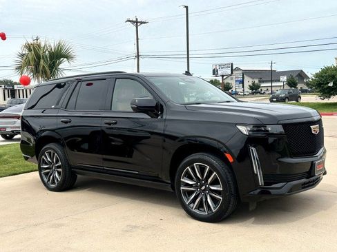 Used 2023 Cadillac Escalade Sport w/ Touring Package AWD/4WD image 4