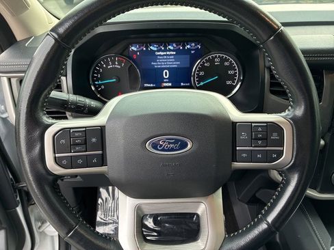 Used 2023 Ford Expedition XLT AWD/4WD image 12