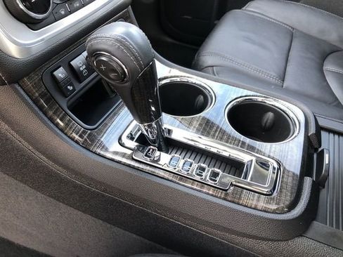 Used 2017 GMC Acadia Limited SLT image 7